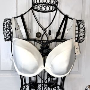 Cacique NWT Size 40C